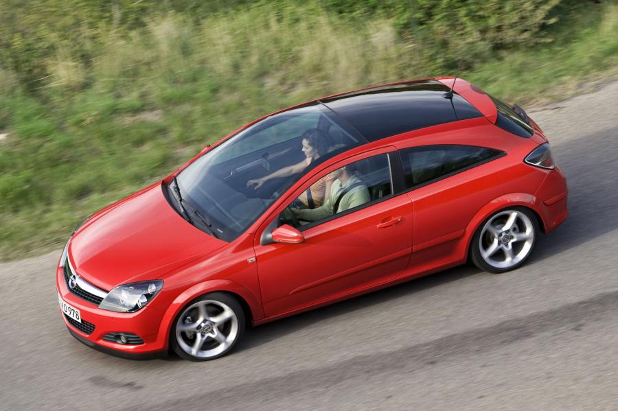 Opel Astra GTC 2005 года  (фото 155 из 212)